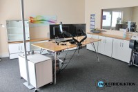 Mobiliar BOSSE: Schreibtisch ca. 200 x 100 cm