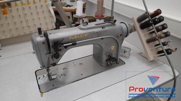 Nähmaschine DÜRKOPP ADLER mit Variostop Motor