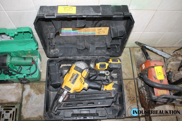 Akku-Streifennagler DEWALT DCN691 18V XR